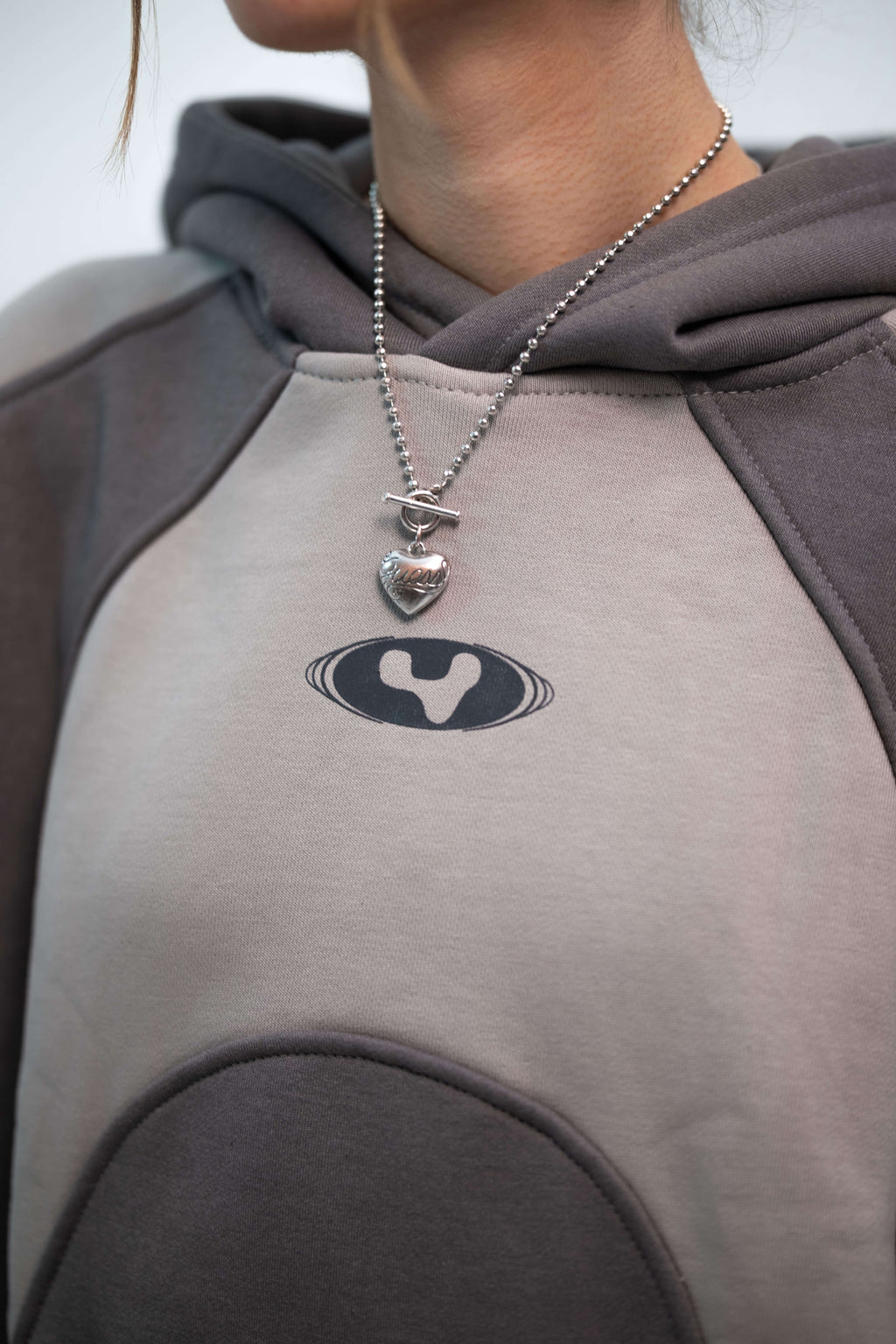 VV HOODIE